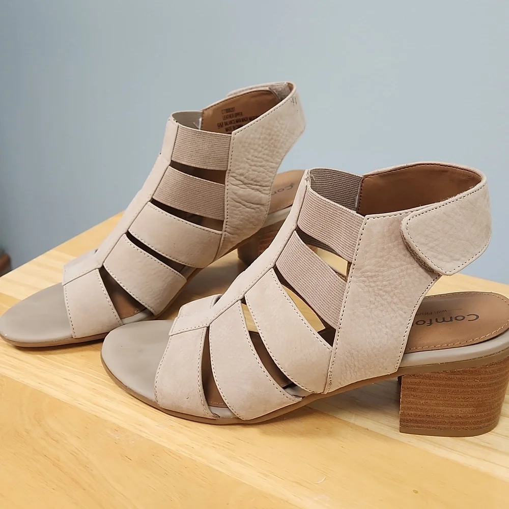 Comfortiva Women's Beige Strappy Sandals Sz. 9 - Picture 3 of 9